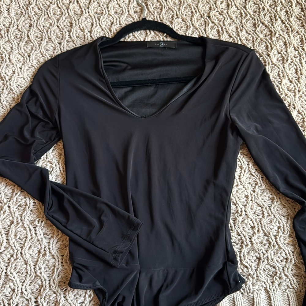 Chic Black V-Neck Long Sleeve Bodysuit